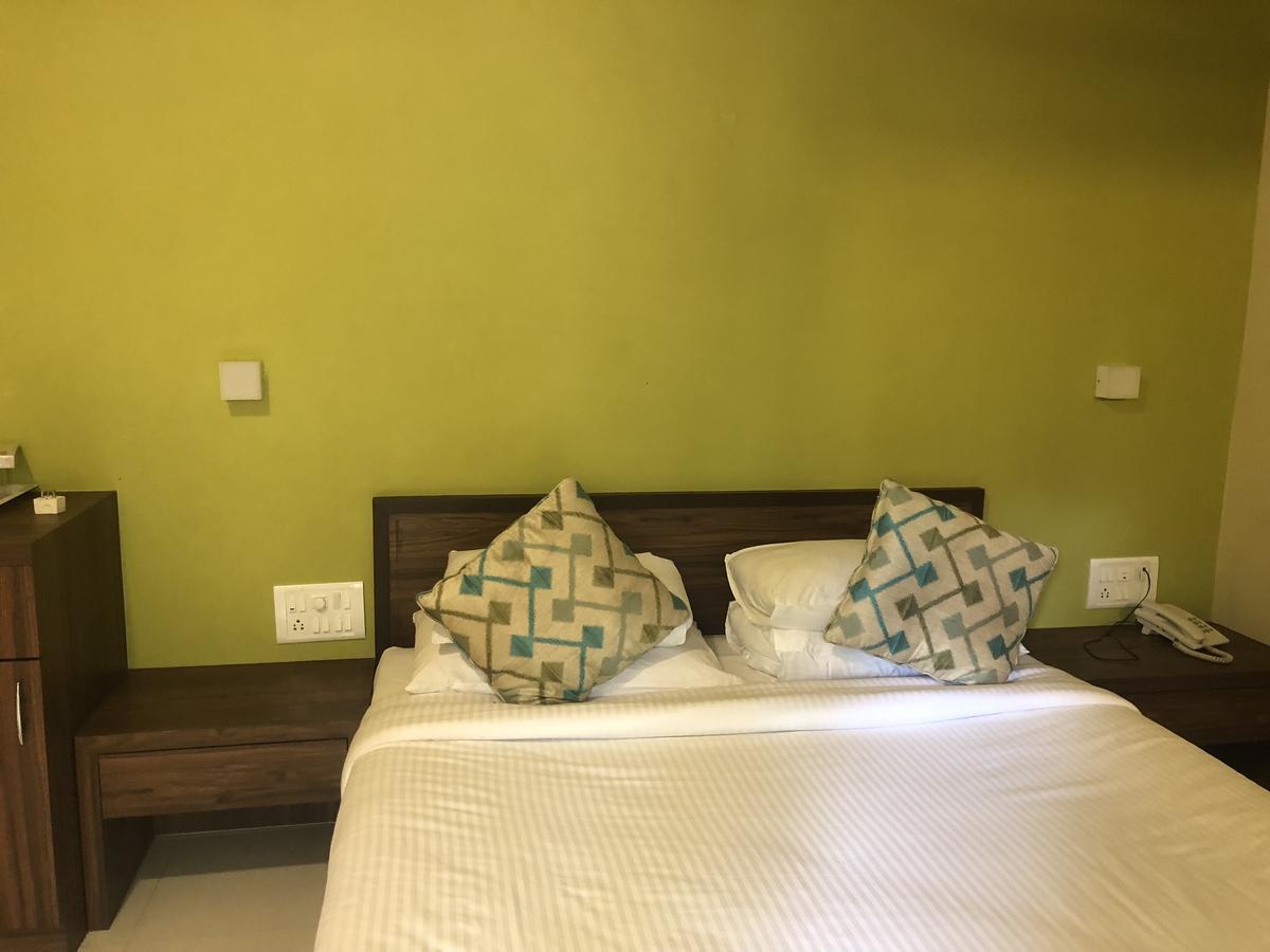 Coco Goa Hotel Arpora Eksteriør billede